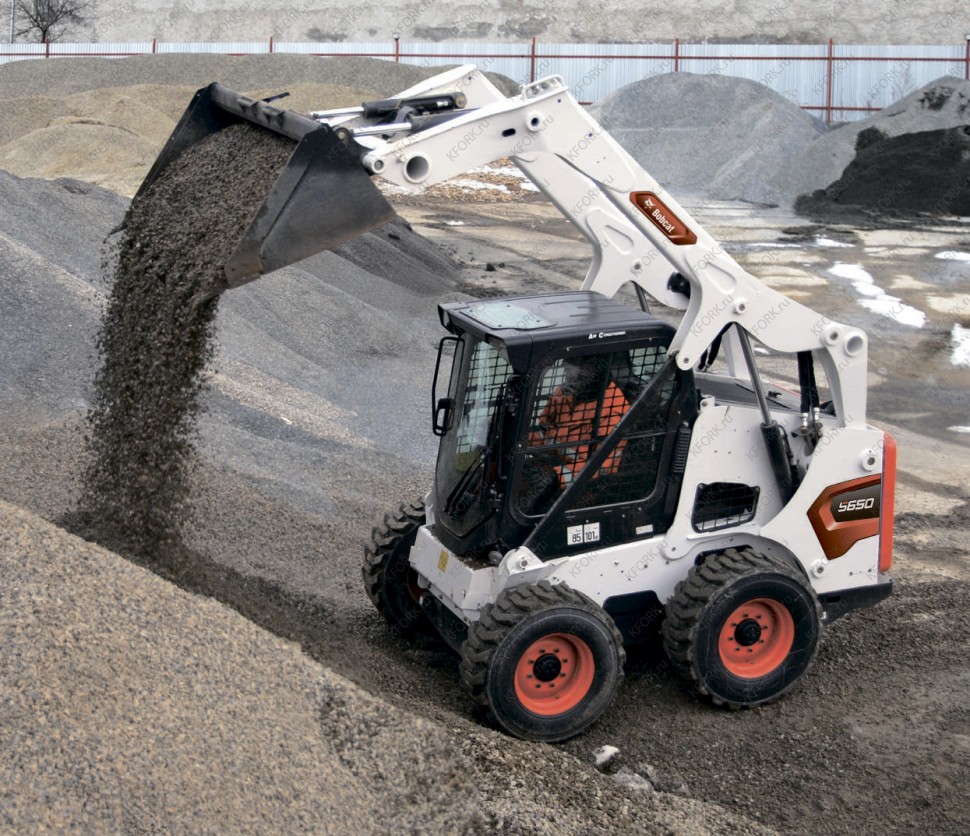 Мини-погрузчик Bobcat S650