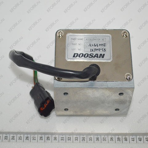 Акселератор A284004 Doosan